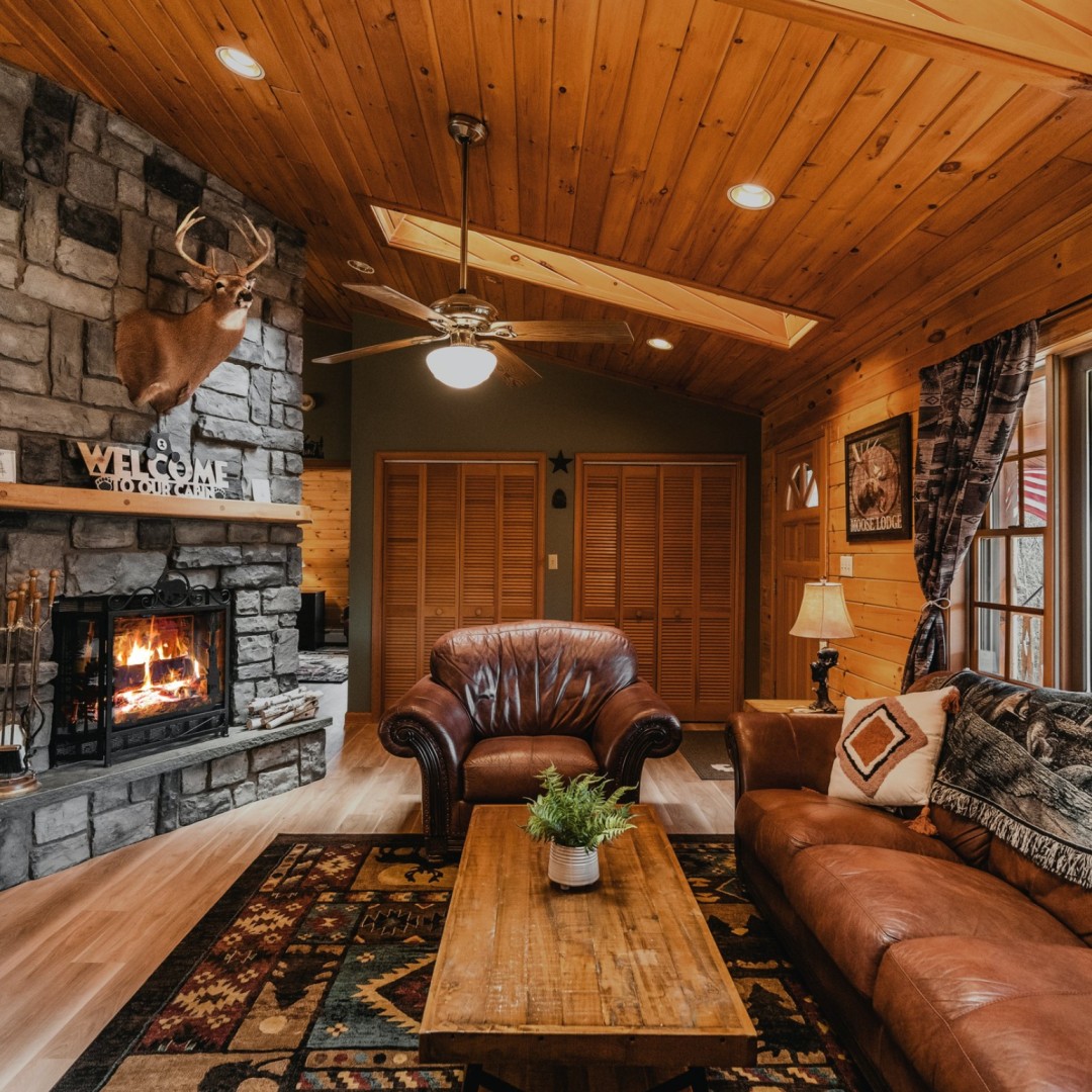A Cabin Inspired Decor Inspiration Full of Wooden Texture and Warm Lights.
