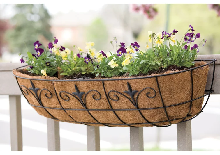 YCXXKJ Metal Iron Planters .jpg