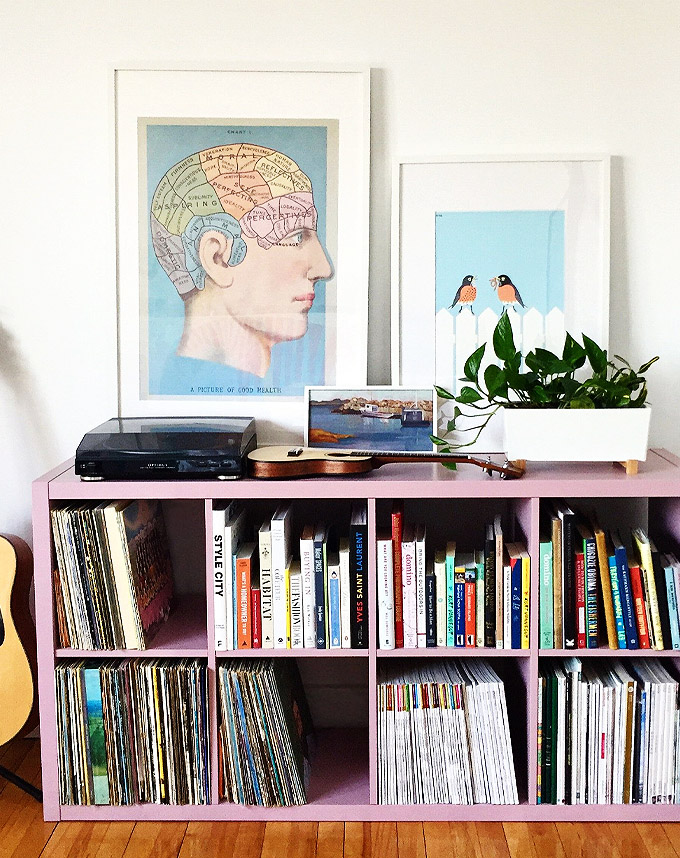 A Gorgeous Bookshelf for Enhancing Your Interior