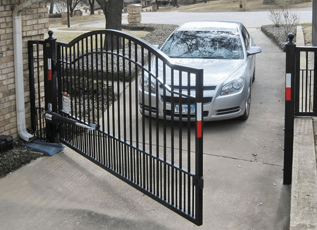 Automatic Iron Gate .png.webp.png