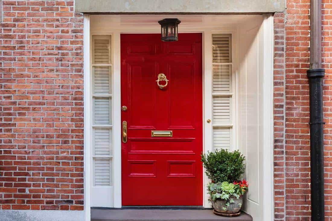 Bold Red for a Breathtaking Beauty of Your House