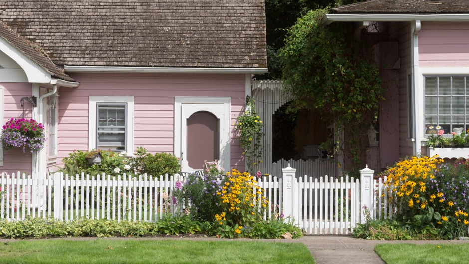 Exterior Paint Color Scheme with Soft Pink