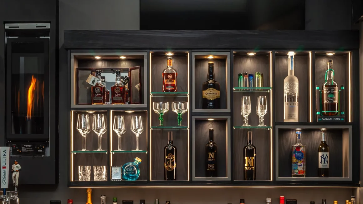 Home Bar with Stylish Display .png