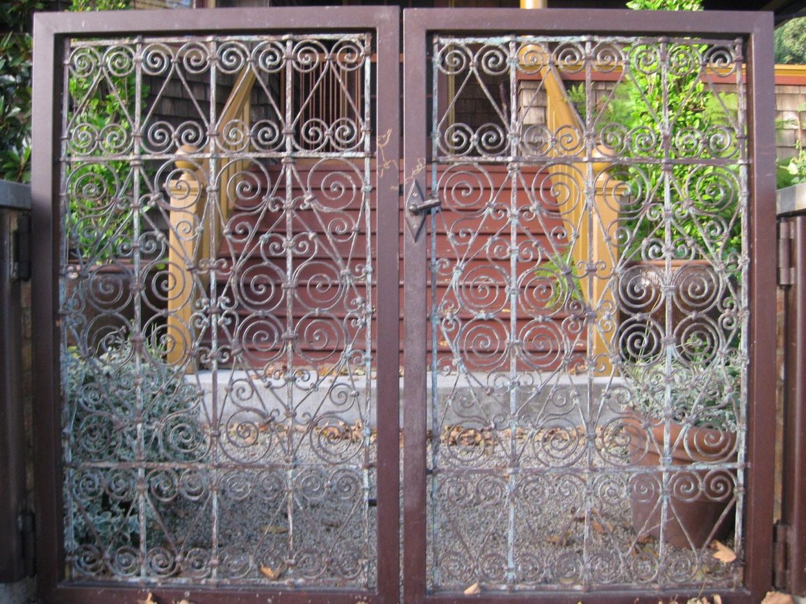 Moroccan-Inspired Iron Gate Design