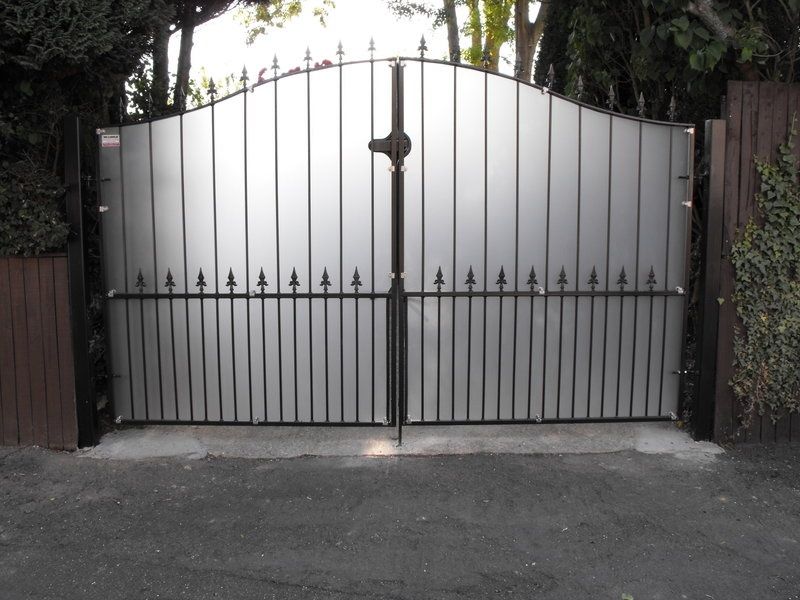 Privacy Screen Iron Gate