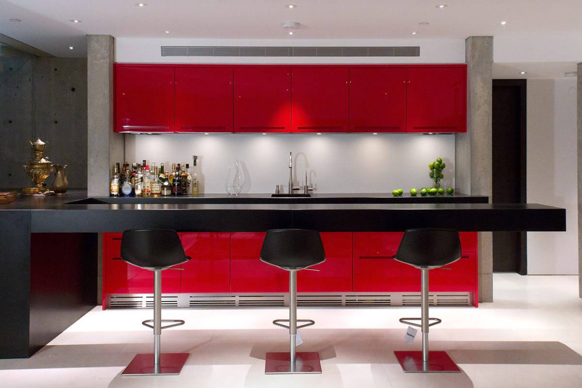 Red and White Theme Bar