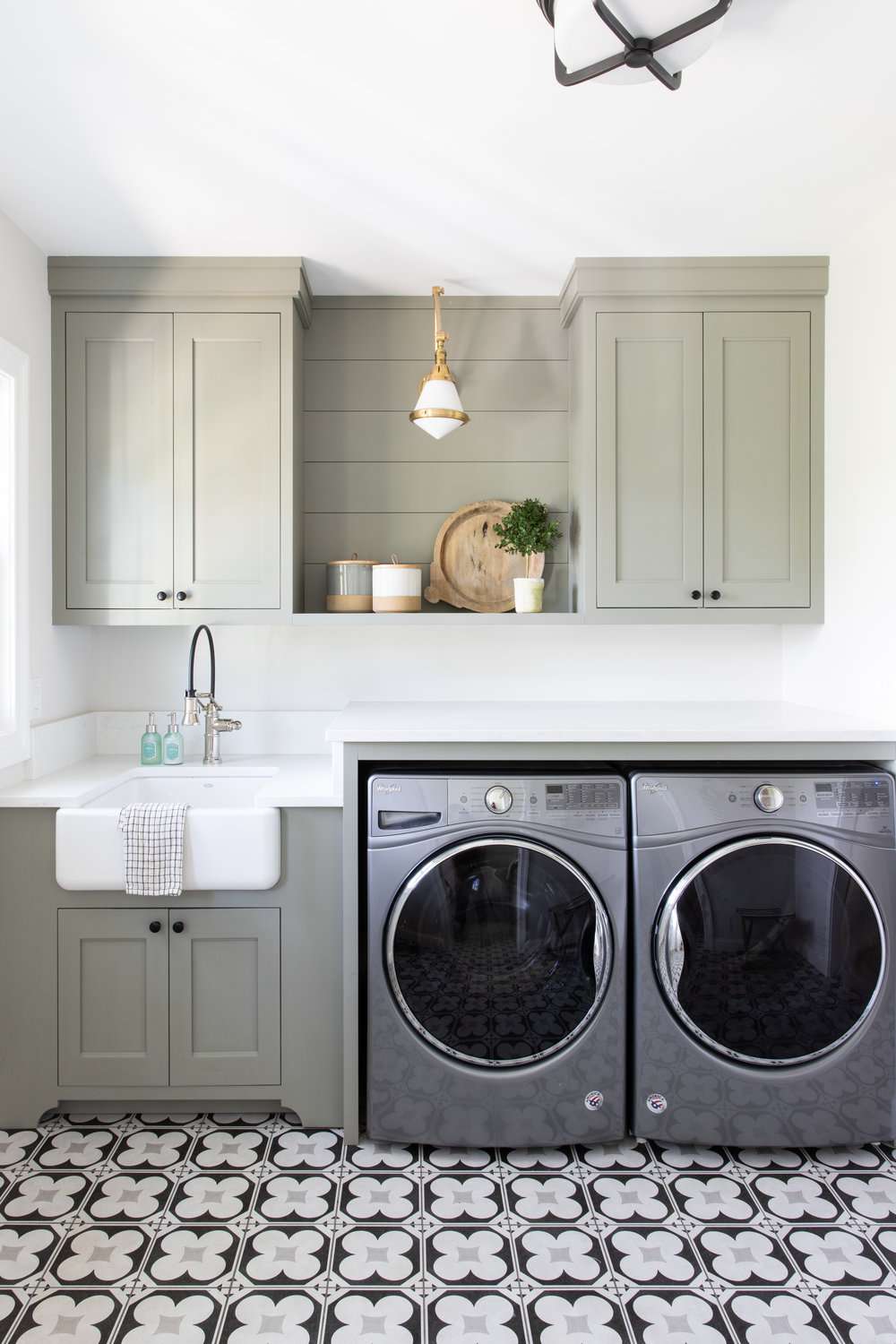 Shelves Between Cabinets