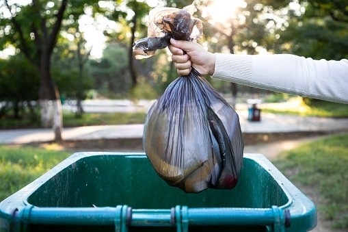 Stops Others from Using Your Garbage Bin